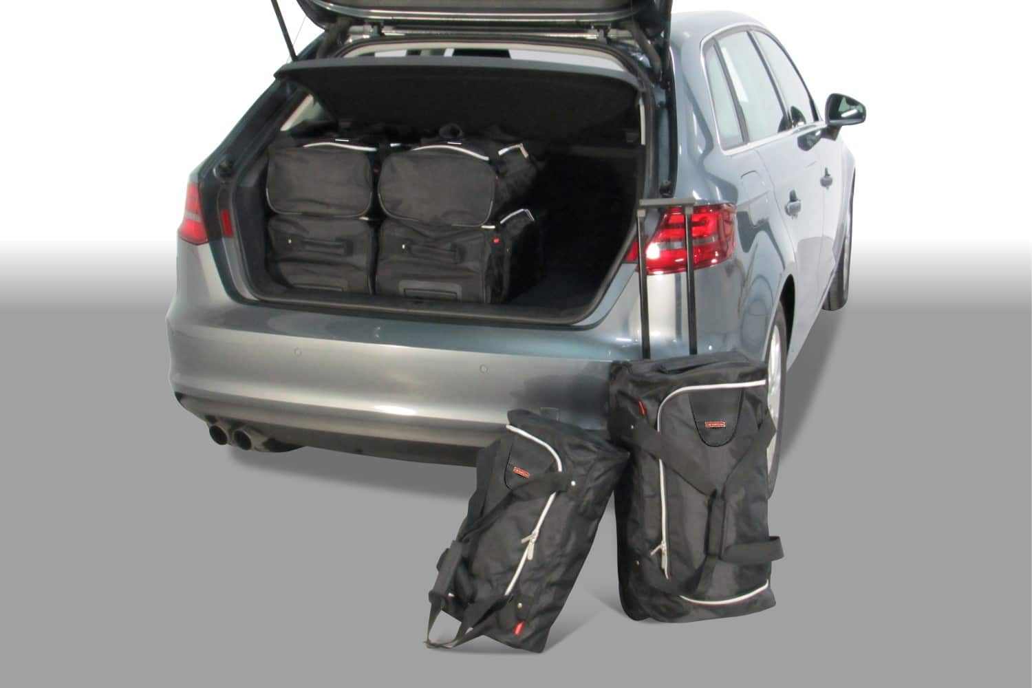 a21601s-audi-a3-sportback-13-car-bags-1.jpg Reistassenset geschikt voor Audi A3 Sportback (8V) 2012-2020 5-deurs hatchback Original - Afbeelding 1