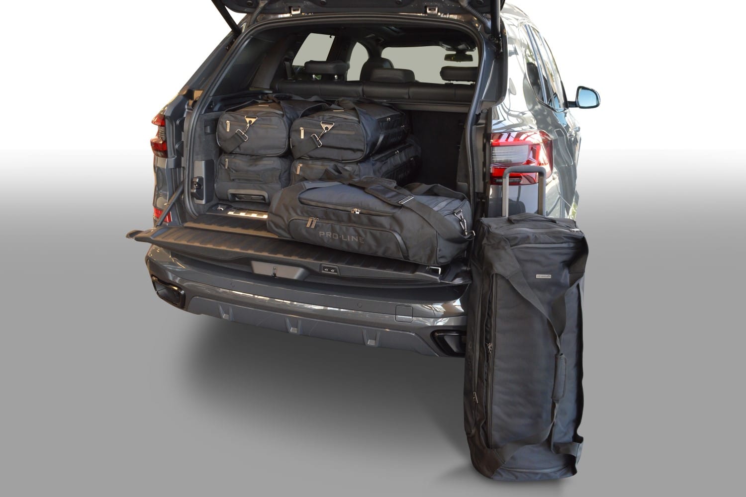 b13901sp-bmw-x5-g05-2018-car-bags-1.jpg Reistassenset geschikt voor BMW X5 (G05) 2018-heden Pro.Line - Afbeelding 1