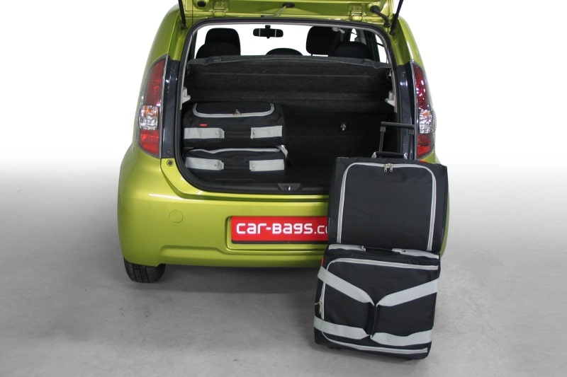 d10101s-daihatsu-sirion-05-car-bags-1.jpg Reistassenset geschikt voor Daihatsu Sirion (M3#) 2005-2010 5-deurs hatchback - Afbeelding 1