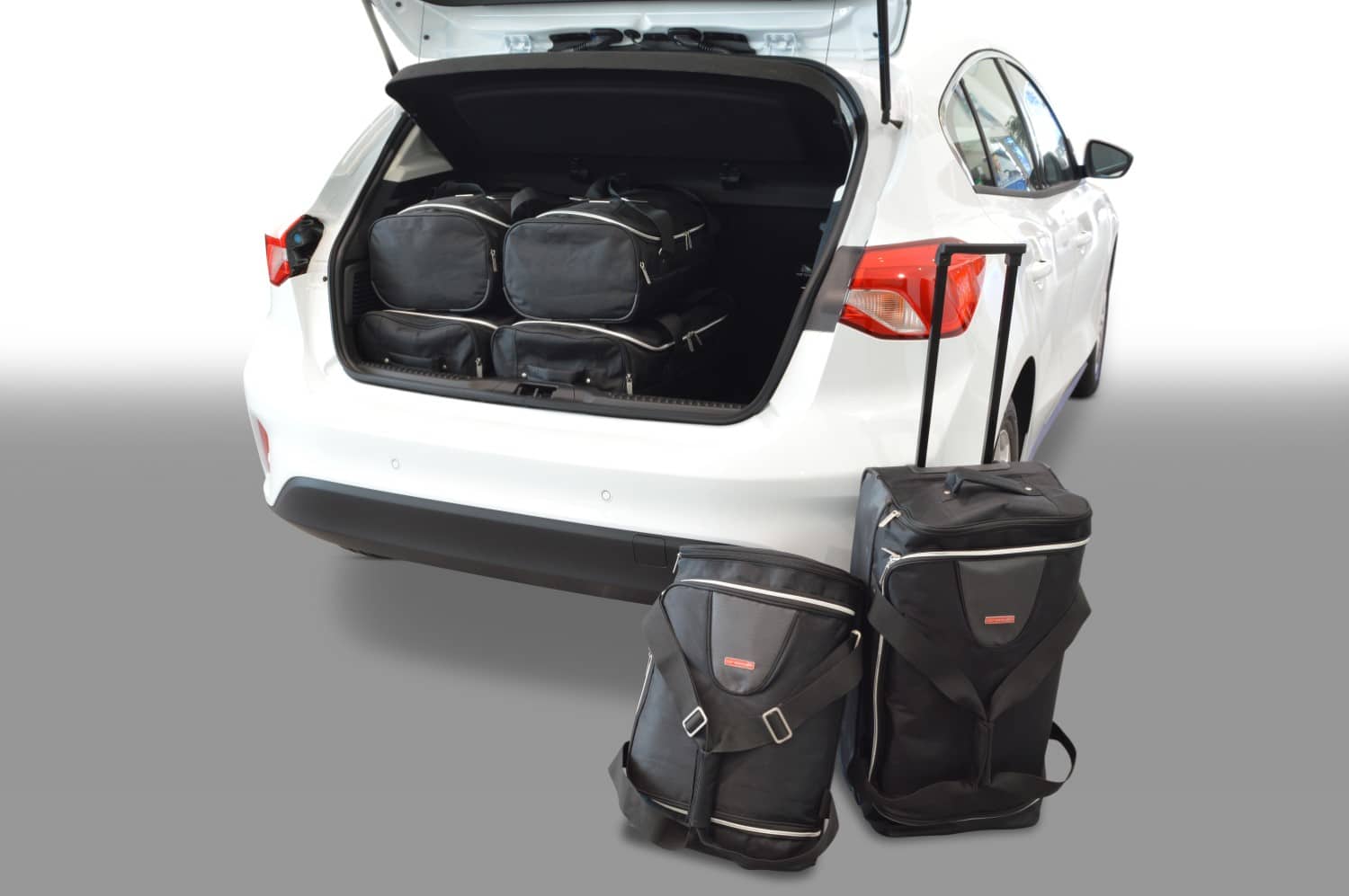 Reistassenset geschikt voor Ford Focus IV 2018-heden 5-deurs hatchback Original