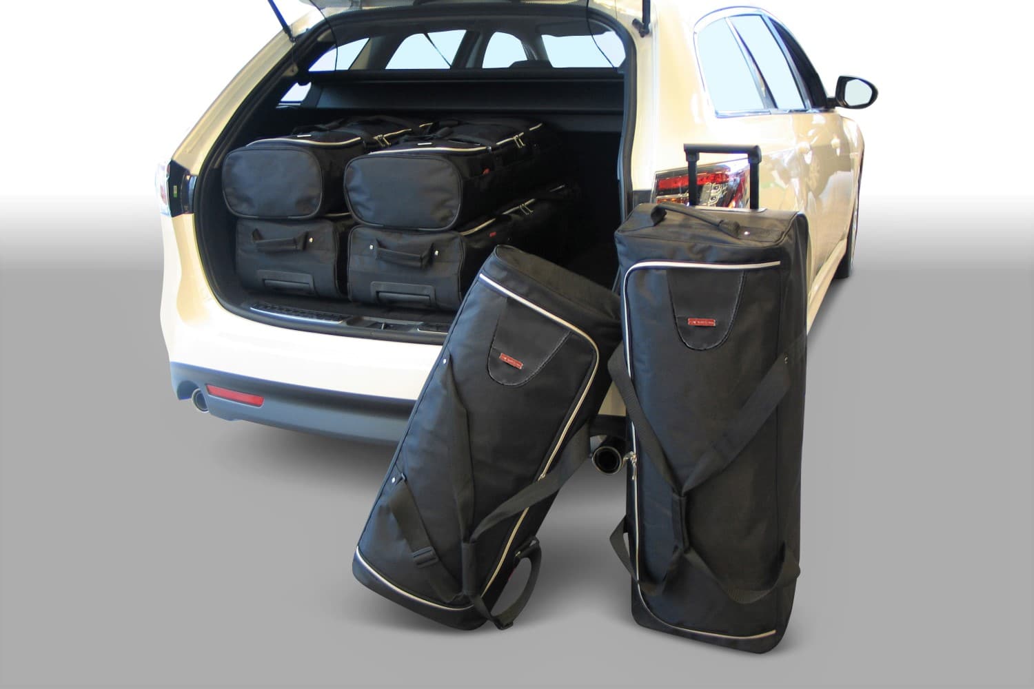 m30101s-mazda-6-wagon-08-12-car-bags-1.jpg Reistassenset geschikt voor Mazda 6 (GH) 2008-2012 wagon Original - Afbeelding 1