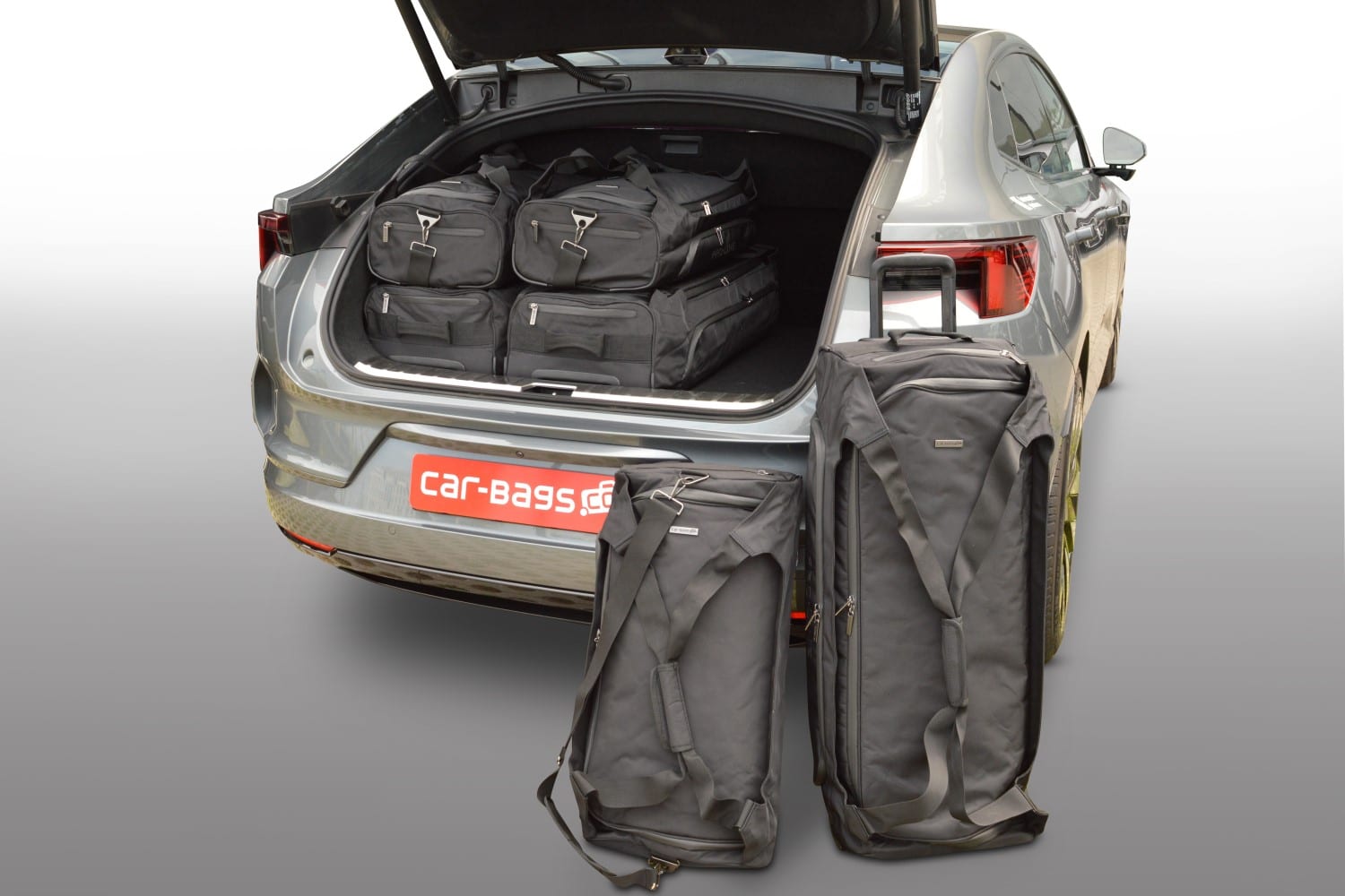 p30401sp-polestar-4-2024-car-bags-1.jpg Reistassenset geschikt voor Polestar 4 2024-heden Pro.Line - Afbeelding 1