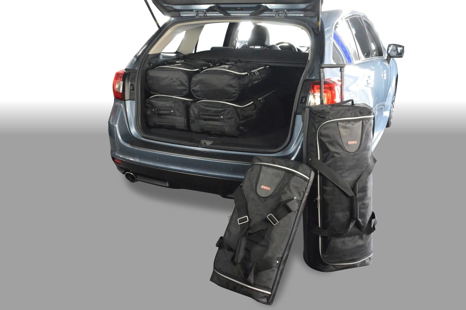 s40501s-subaru-levorg-2015-car-bags-1.jpg Reistassenset geschikt voor Subaru Levorg 2015-2021 wagon Original - Afbeelding 1