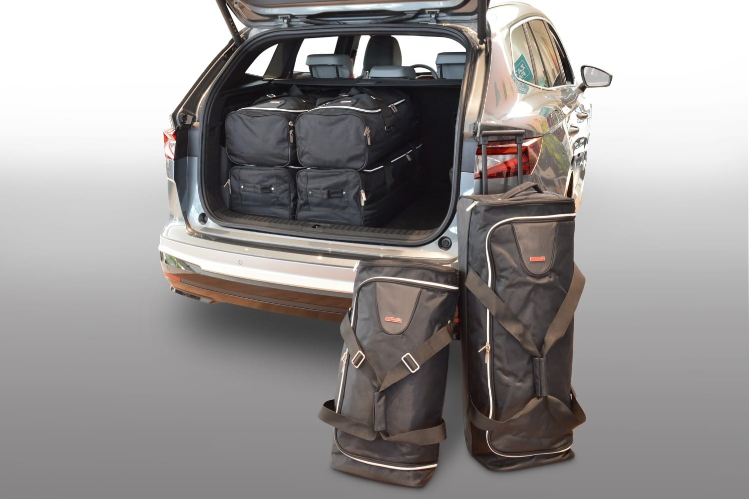 s52901s-skoda-enyaq-iv-2020-car-bags-1.jpg Reistassenset geschikt voor Skoda Enyaq iV 2020-heden Original - Afbeelding 1