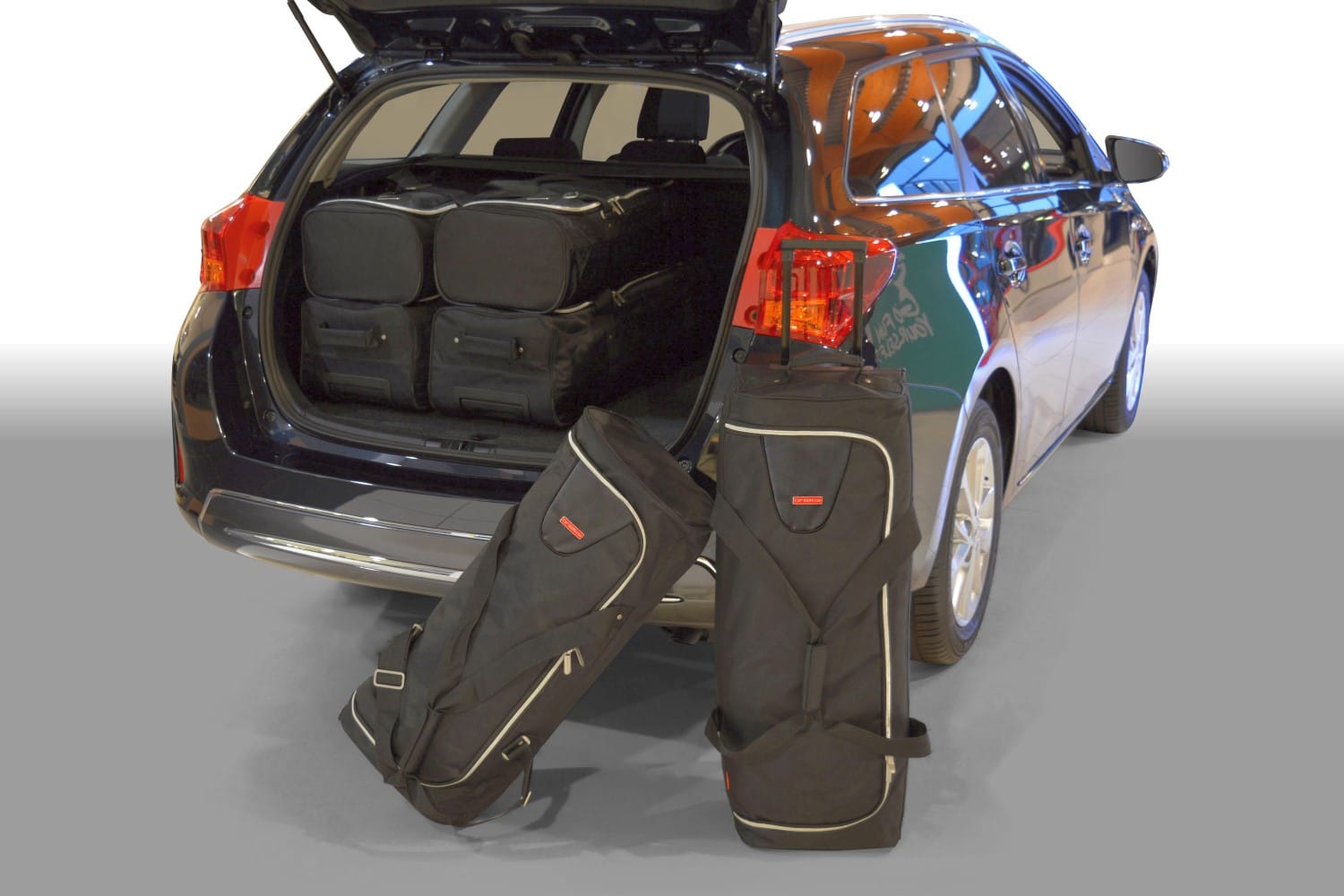 Reistassenset geschikt voor Toyota Auris II TS 2013-2019 wagon Original